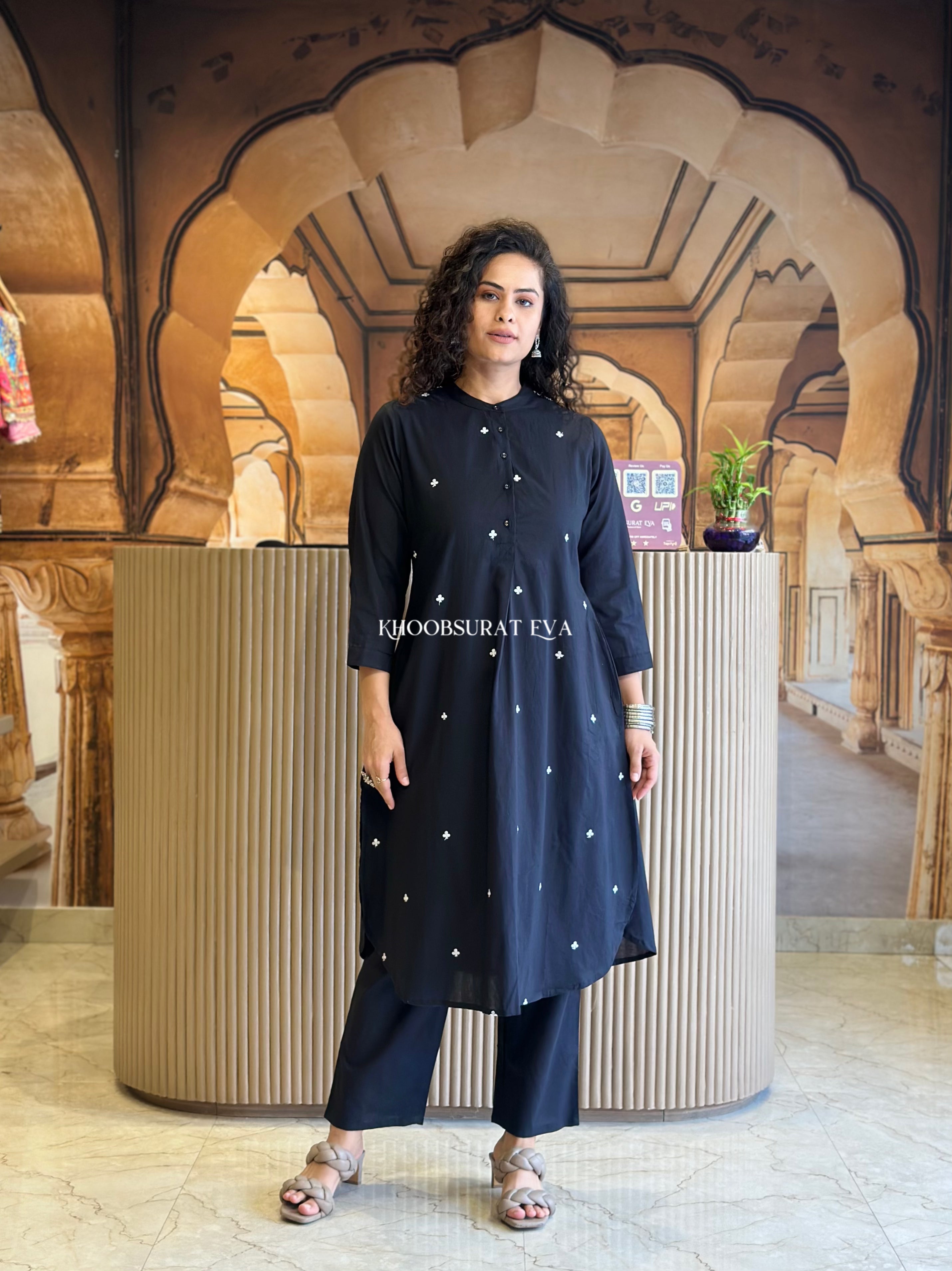 Colors Queen Black Kurta Set