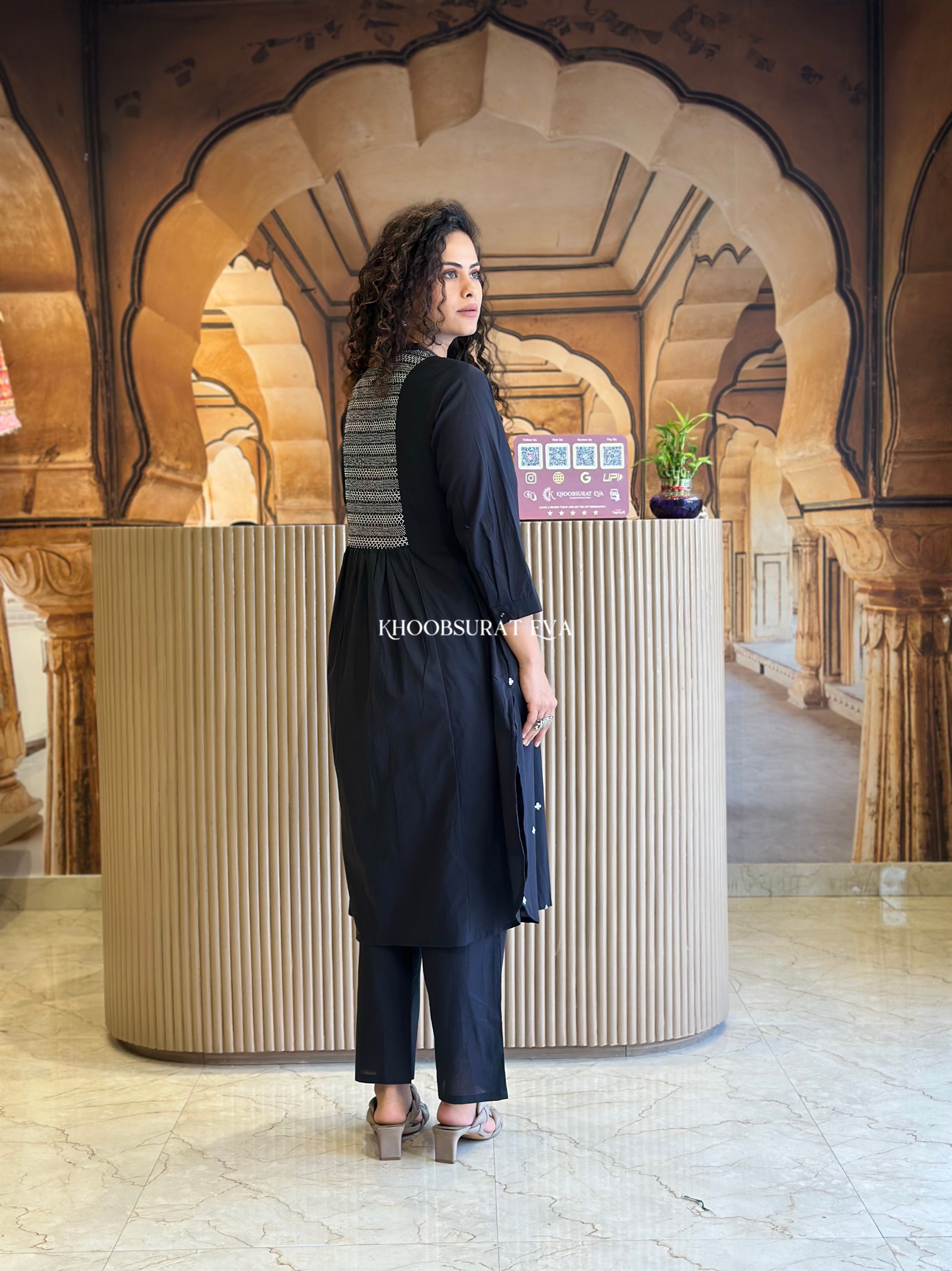 Colors Queen Black Kurta Set