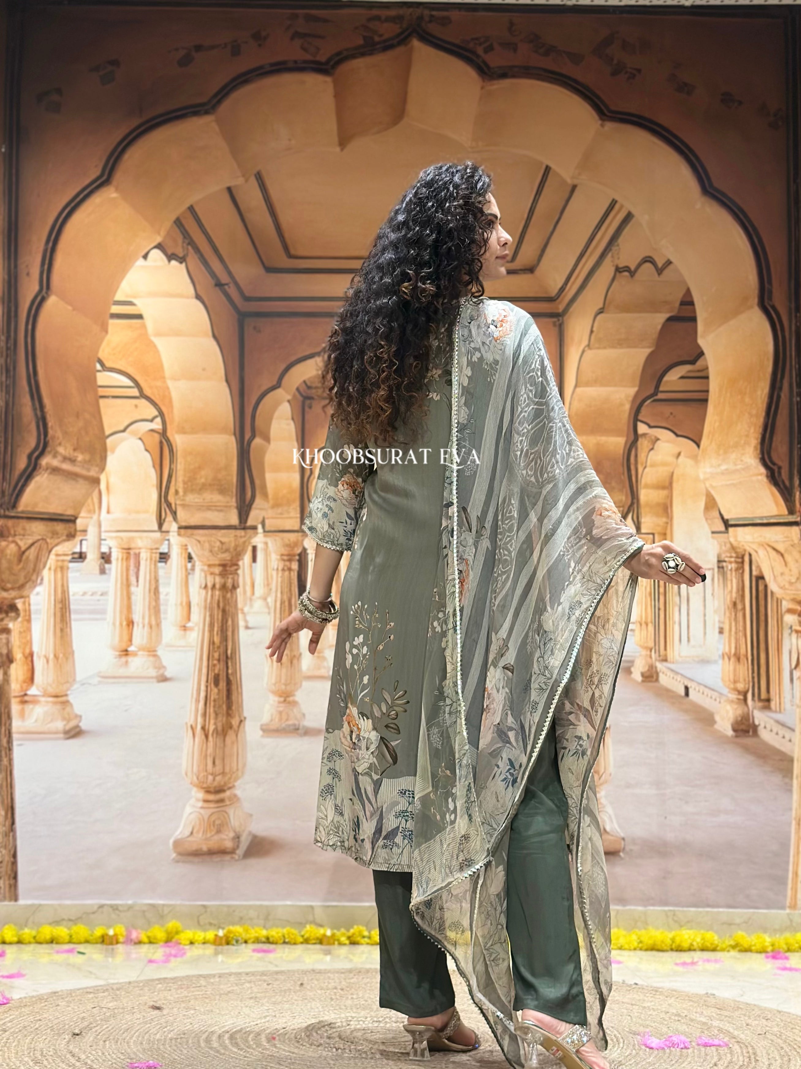 Priyotoma designer Suit Set