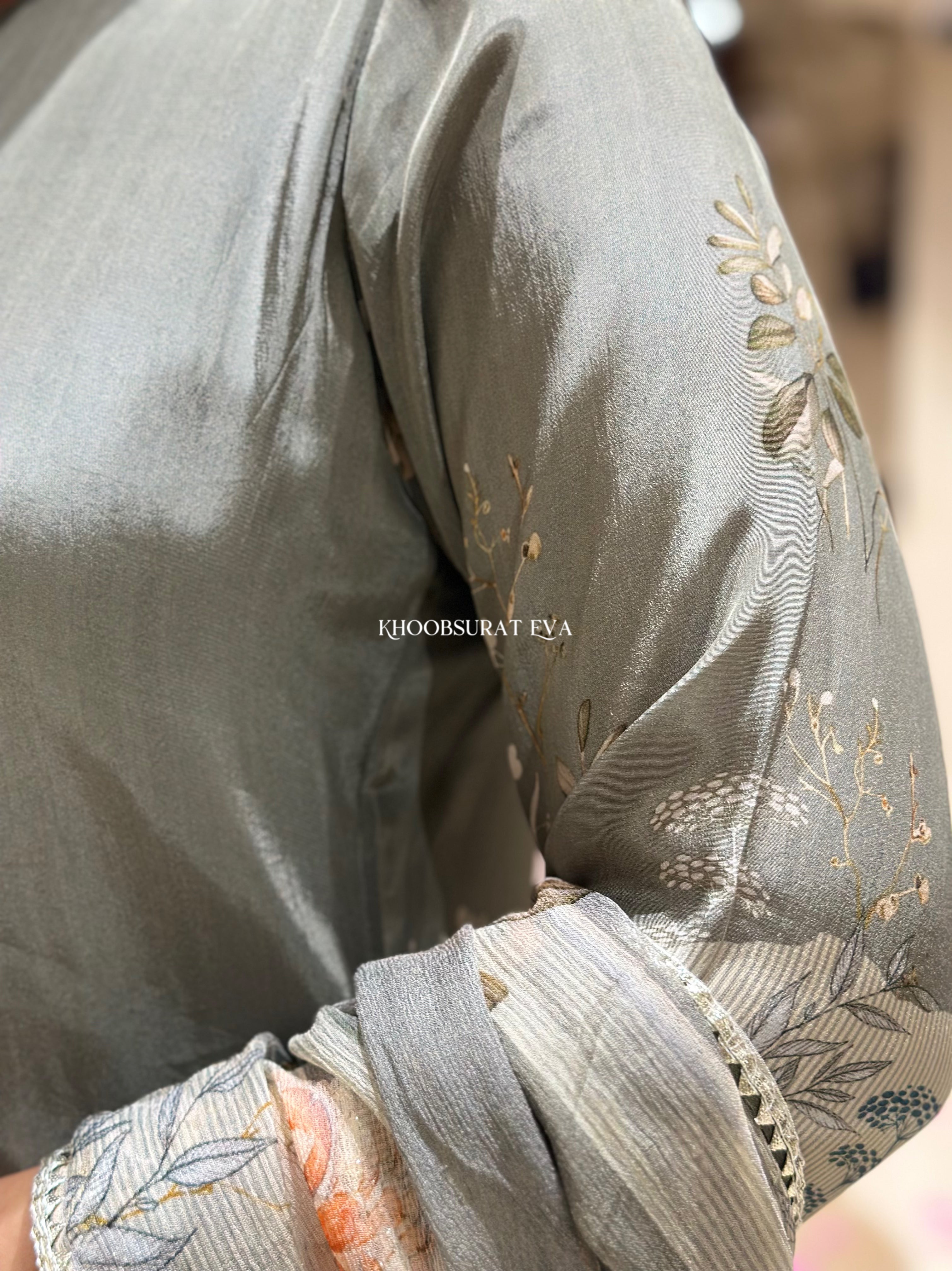 Priyotoma designer Suit Set