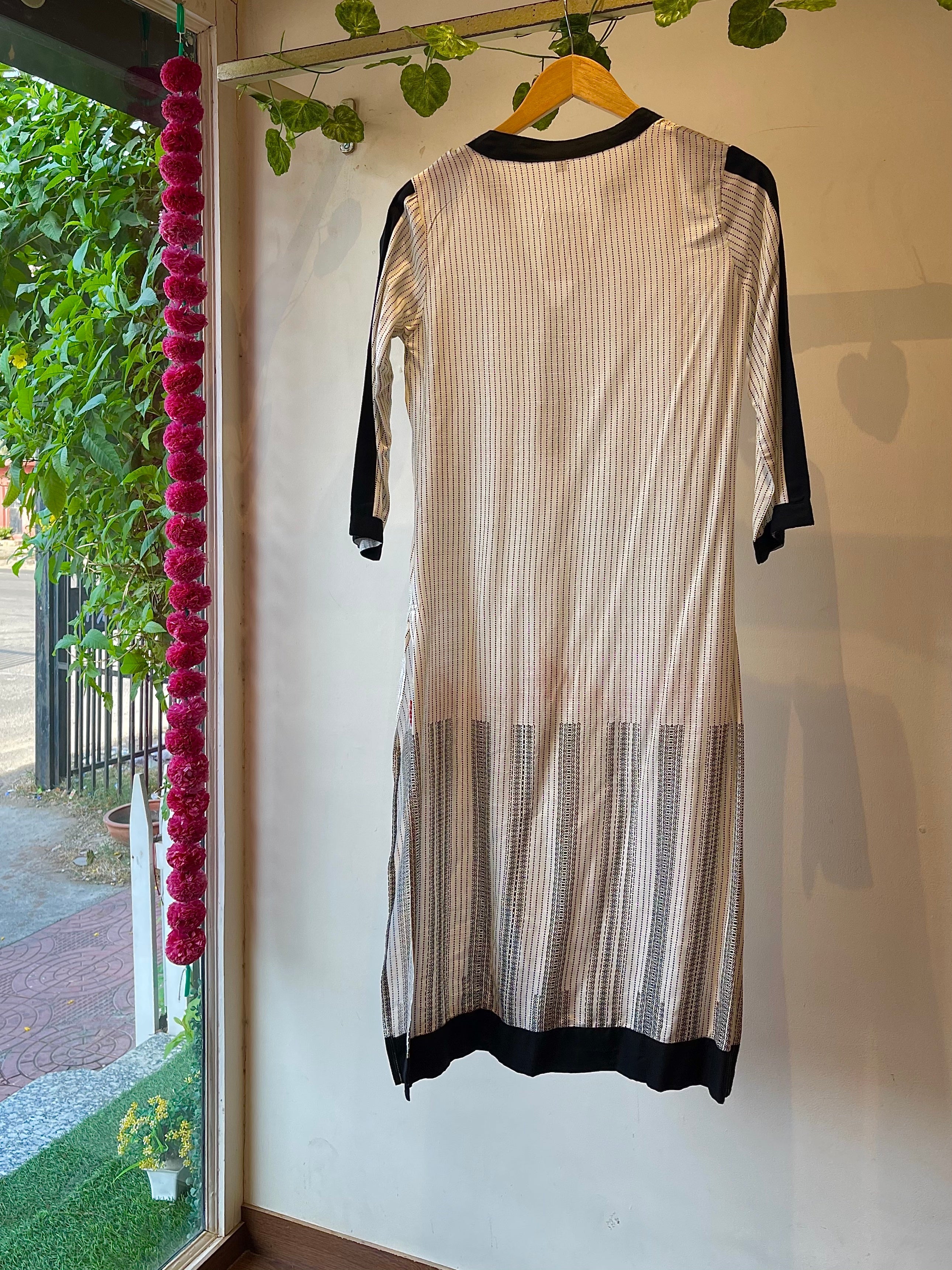 Embroidered Stripes Cotton straight kurta