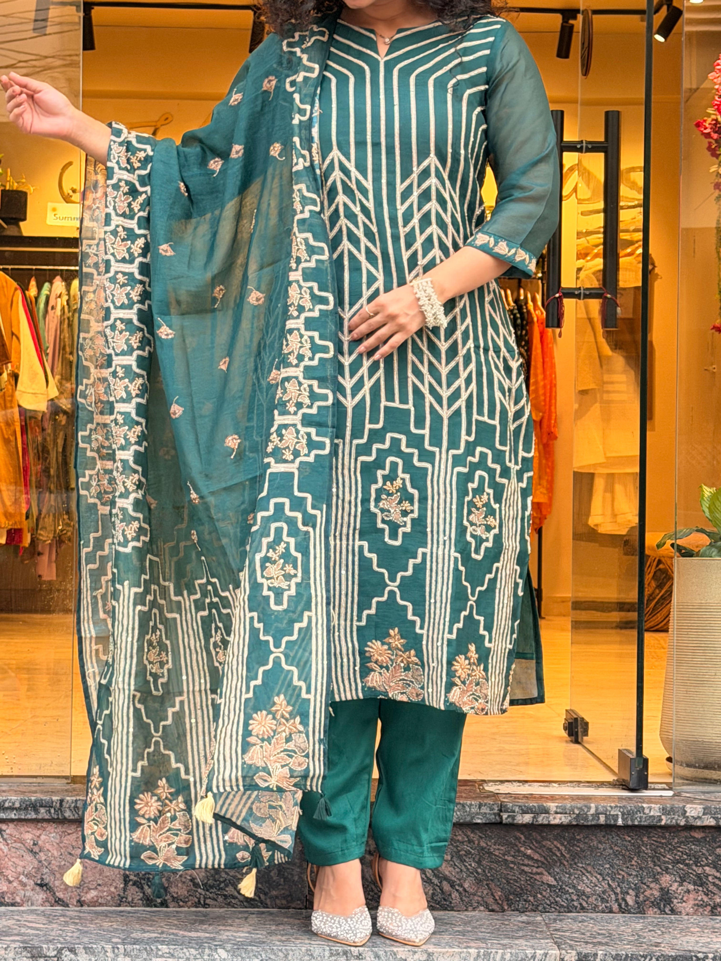 Rimjhim Embroidered Dupatta Set