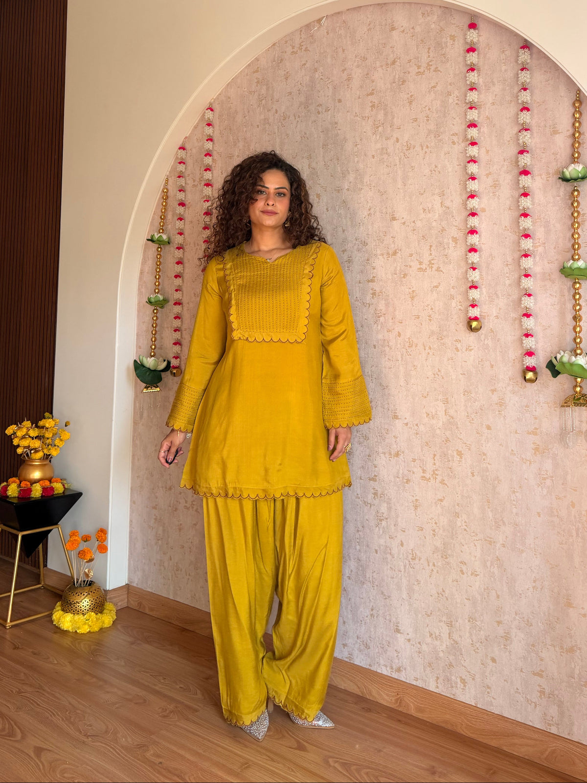 Perfect for… Diwali celebrations, wedding functions, festive lunches, family get-togethers and intimate shaadi gatherings.