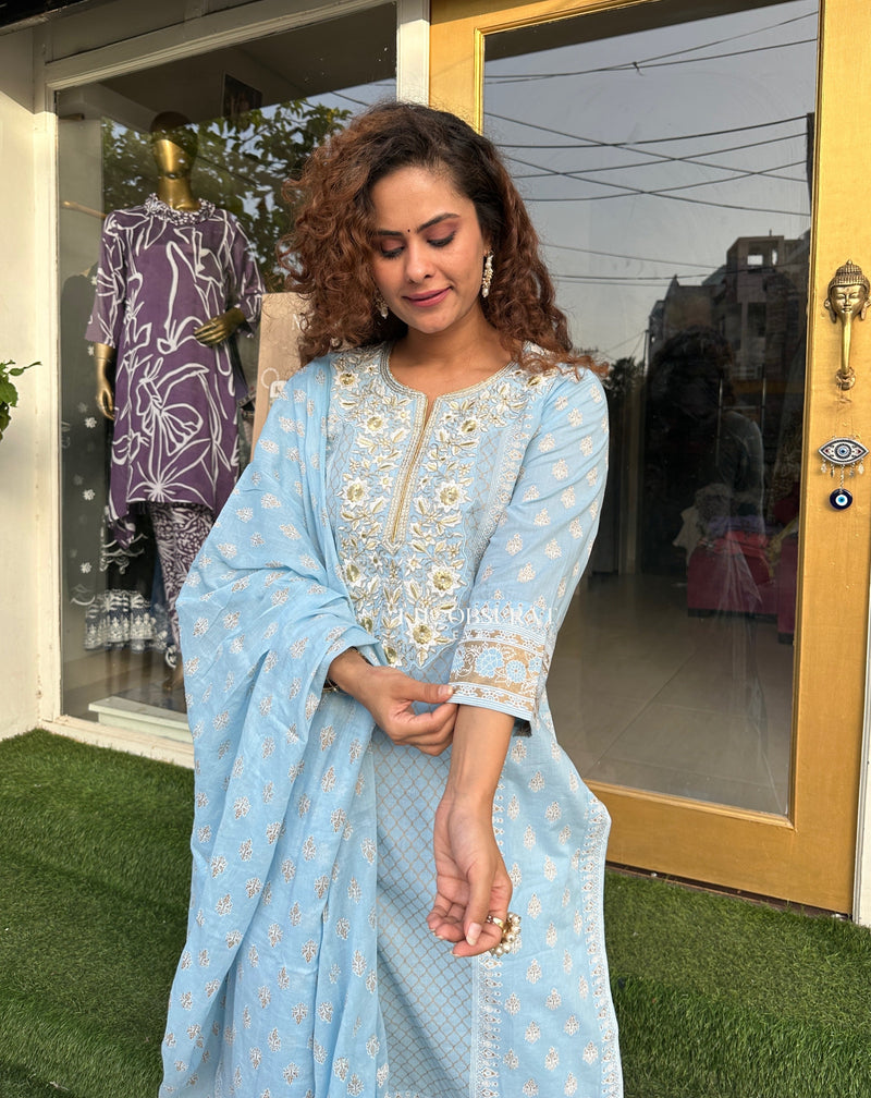 BLUE COTTON SUIT WITH EMBROIDERY