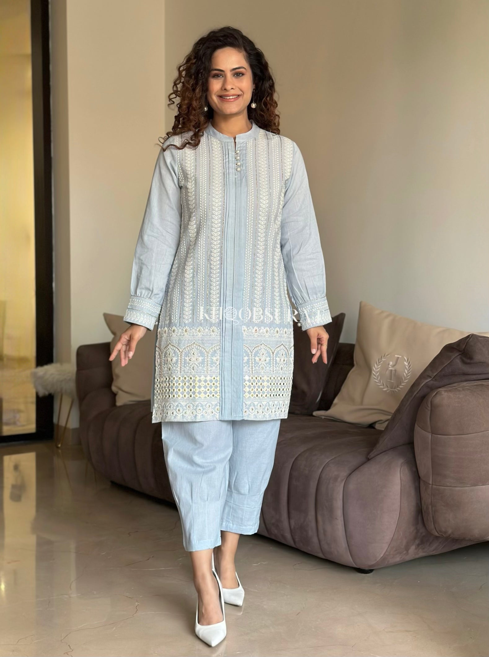 Dream Girl Blue Embroidered Kurta Se