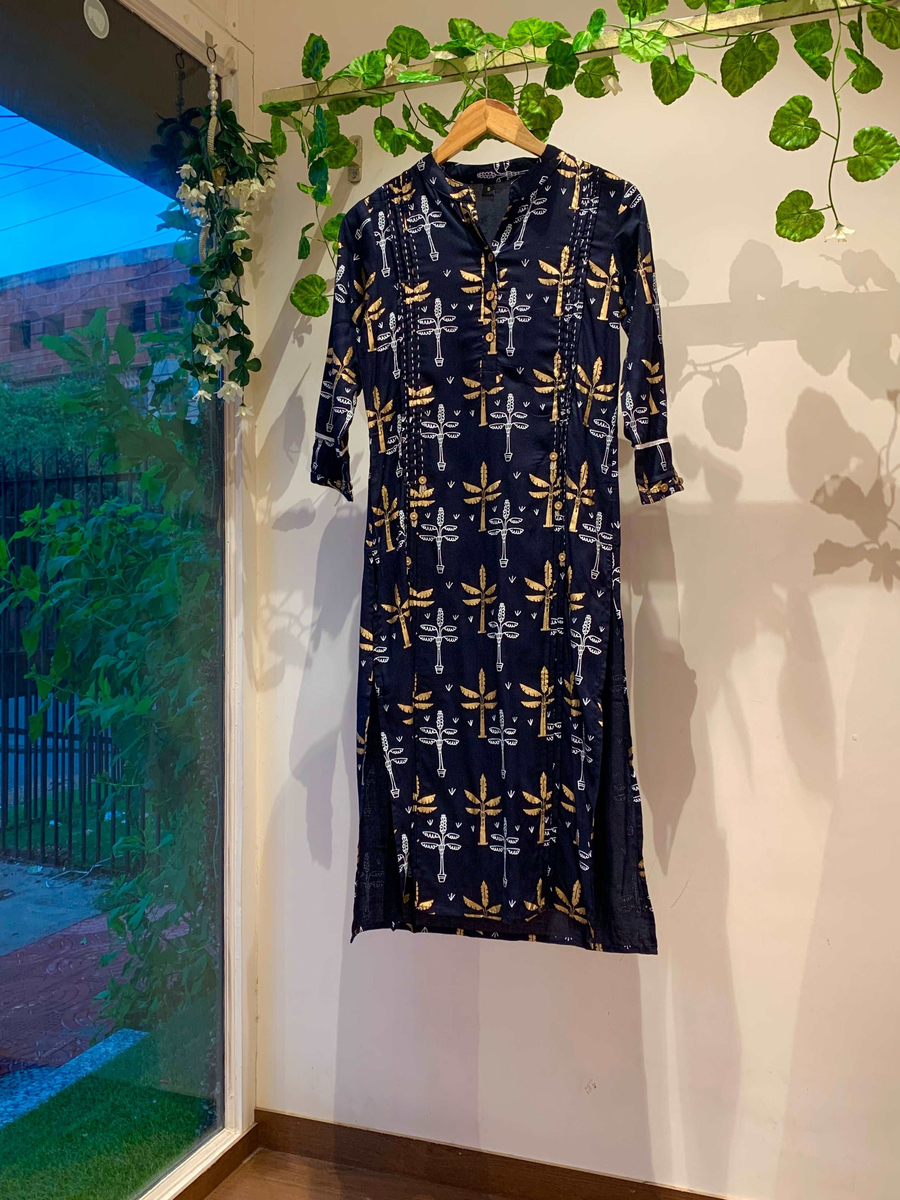 Black And Gold Floral  Printed Kurta